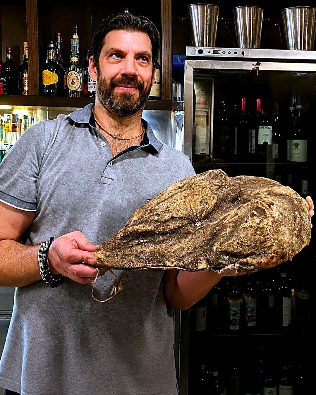 Alessandro con l’ostrica gigante